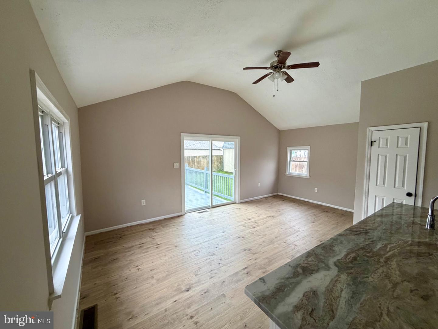 727 Woodtop Rd Property Photo 8