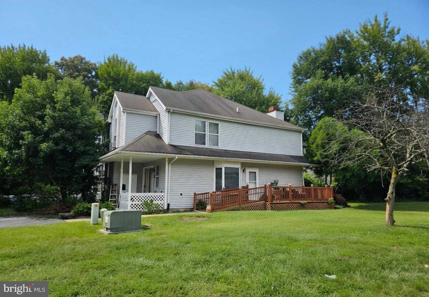 2 Brian Ct Property Photo 1