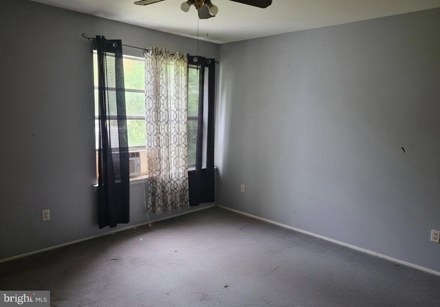 2 Brian Ct Property Photo 7