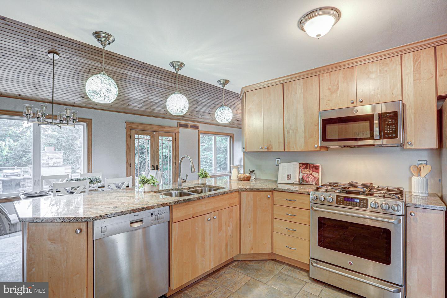 1554 Lorewood Grove Rd Property Photo 16