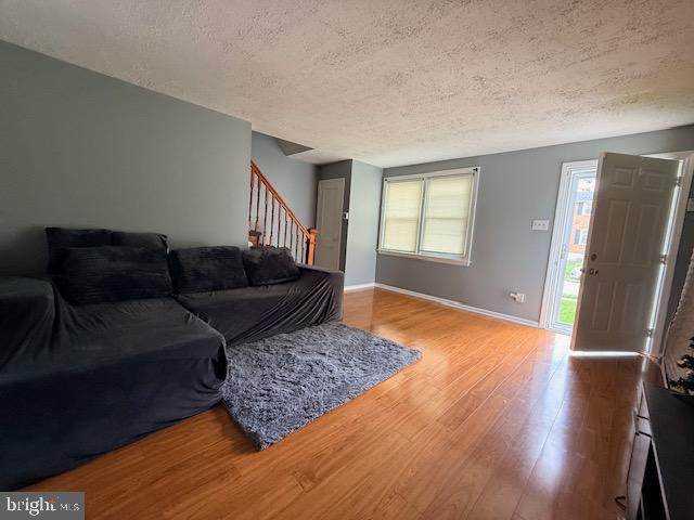 3082 W Court Ave Property Photo 7