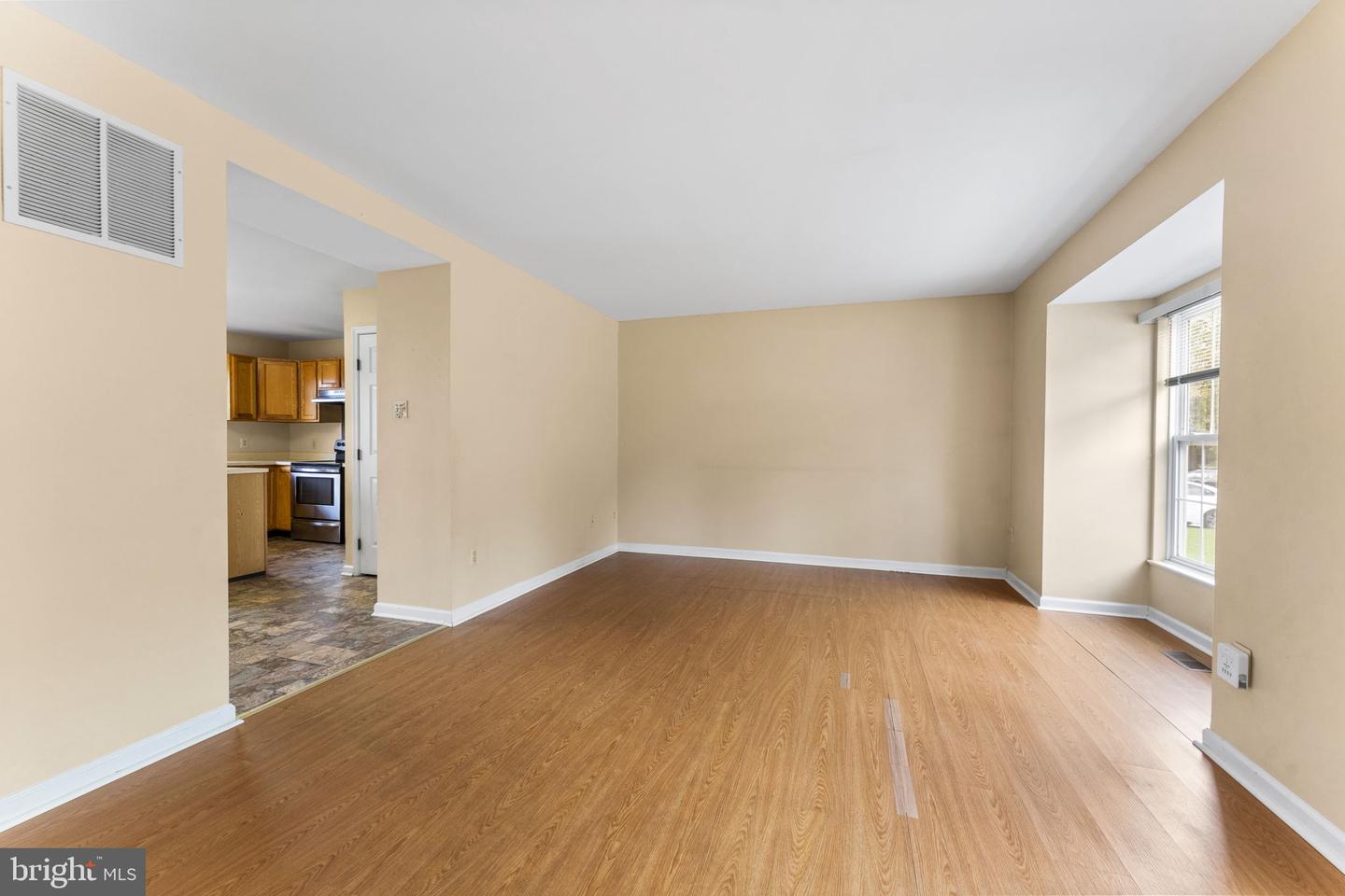 111 Lauren Pl Property Photo 3