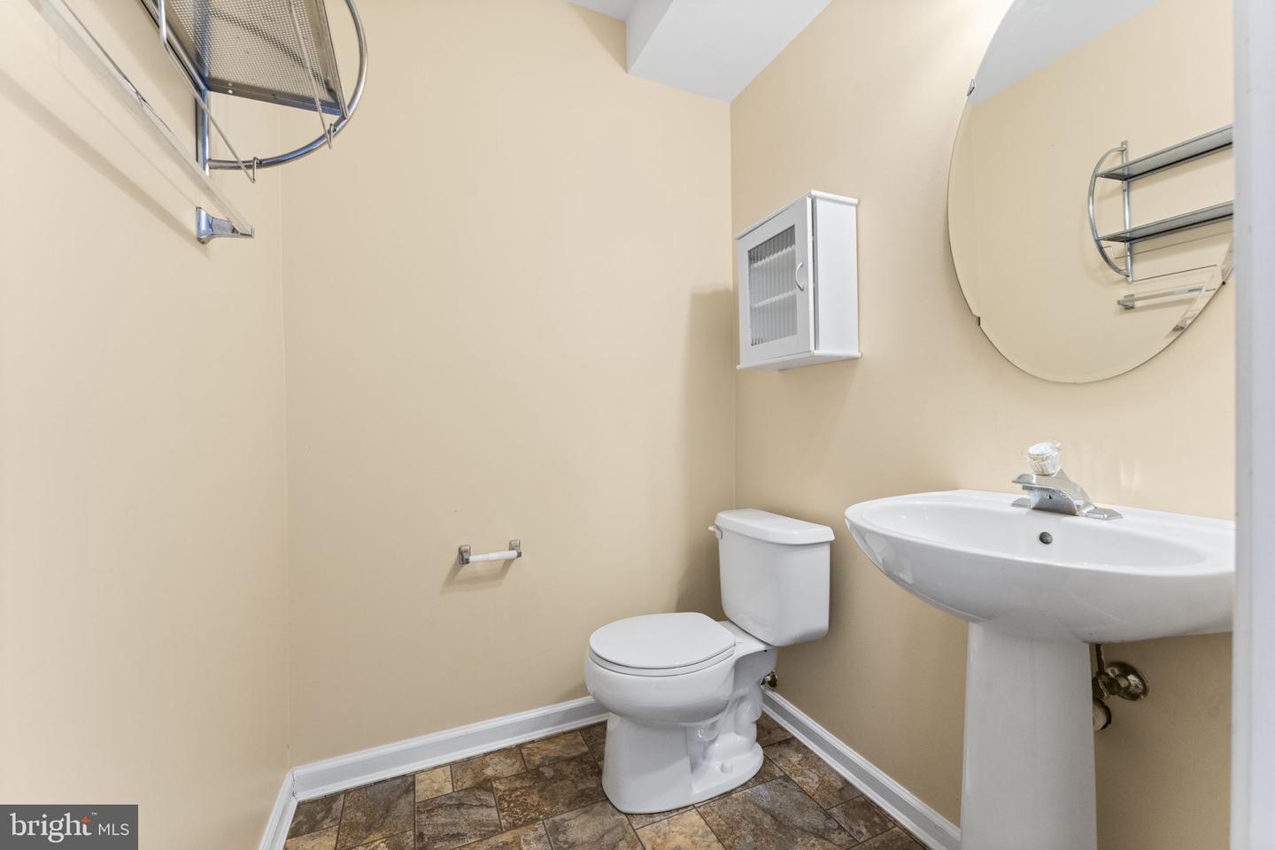 111 Lauren Pl Property Photo 12