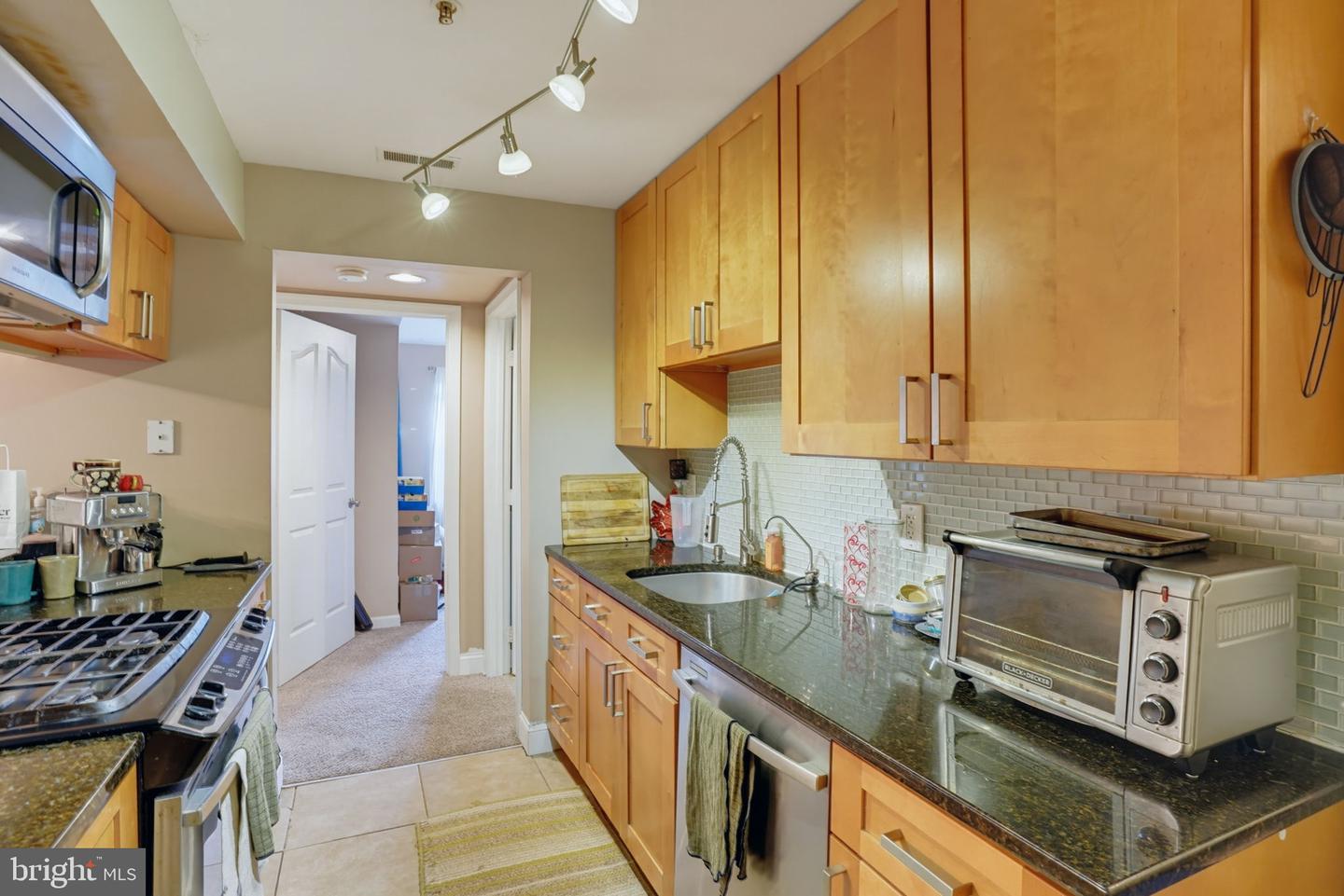 2906 Waters Edge Dr #263 Property Photo 10