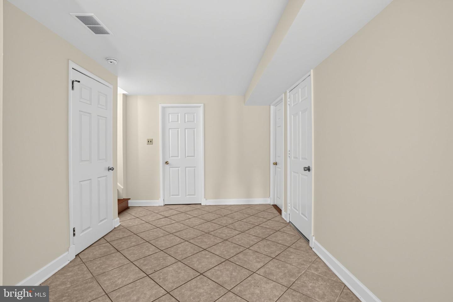 1901 Longcome Dr Property Photo 3