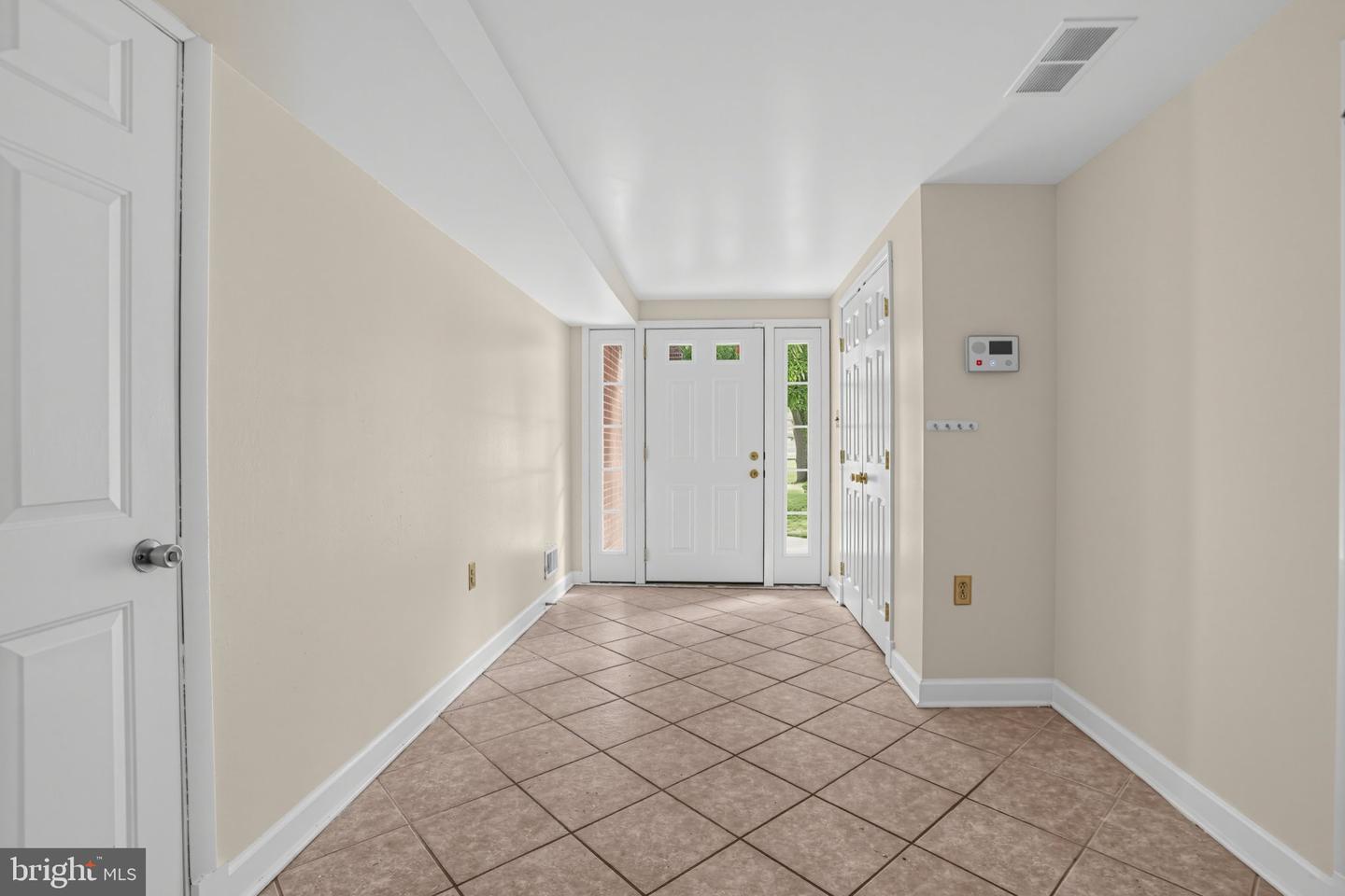 1901 Longcome Dr Property Photo 4