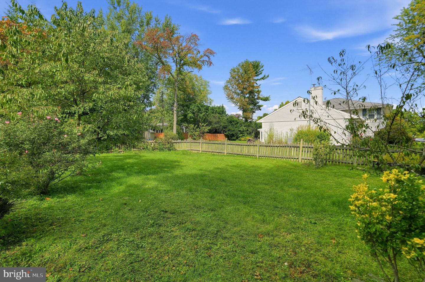 1901 Longcome Dr Property Photo 36