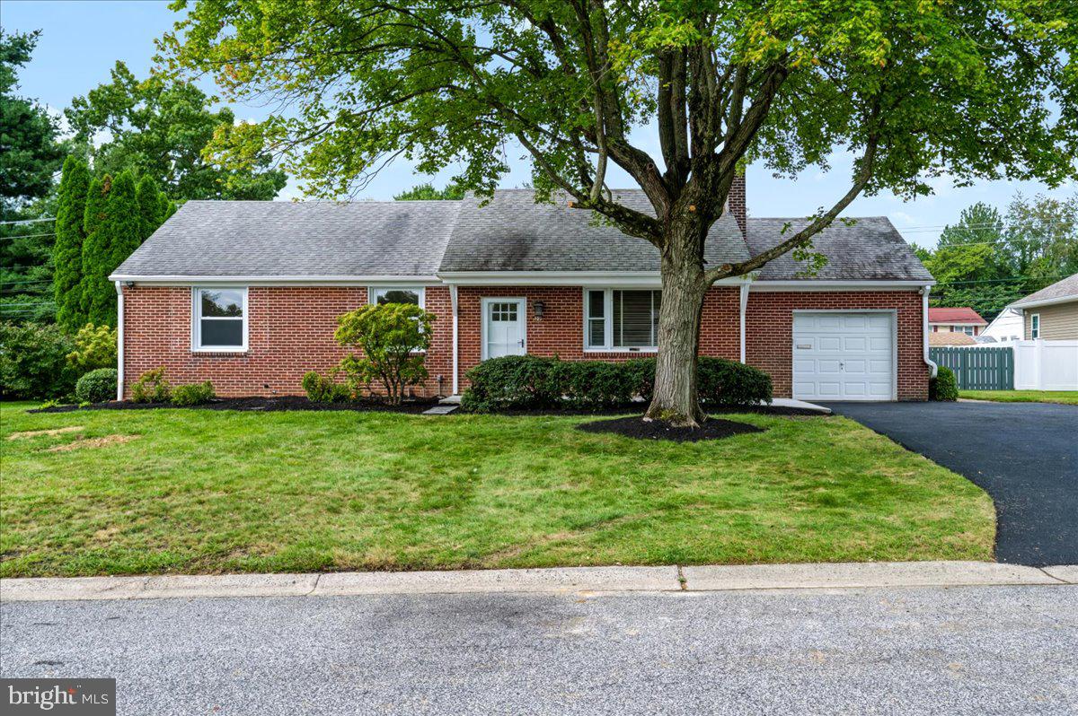 22 W Dale Rd Property Photo 1