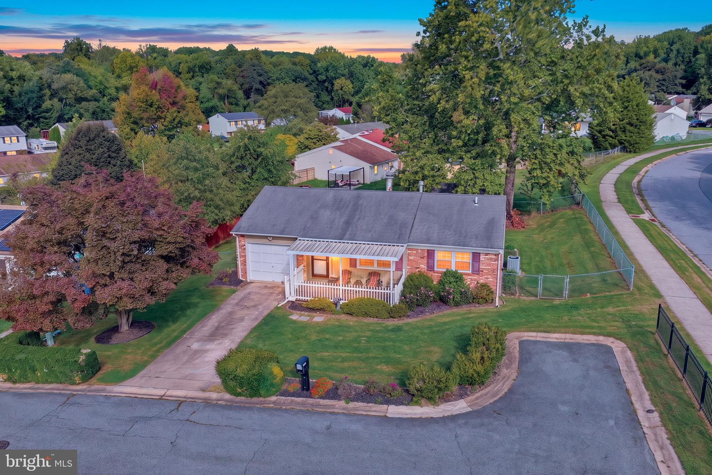 8 RENOIR TER Property Photo 1