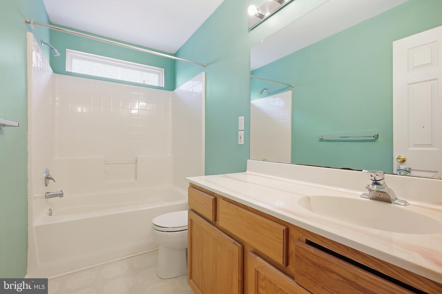 54 Maureen Way Property Photo 17