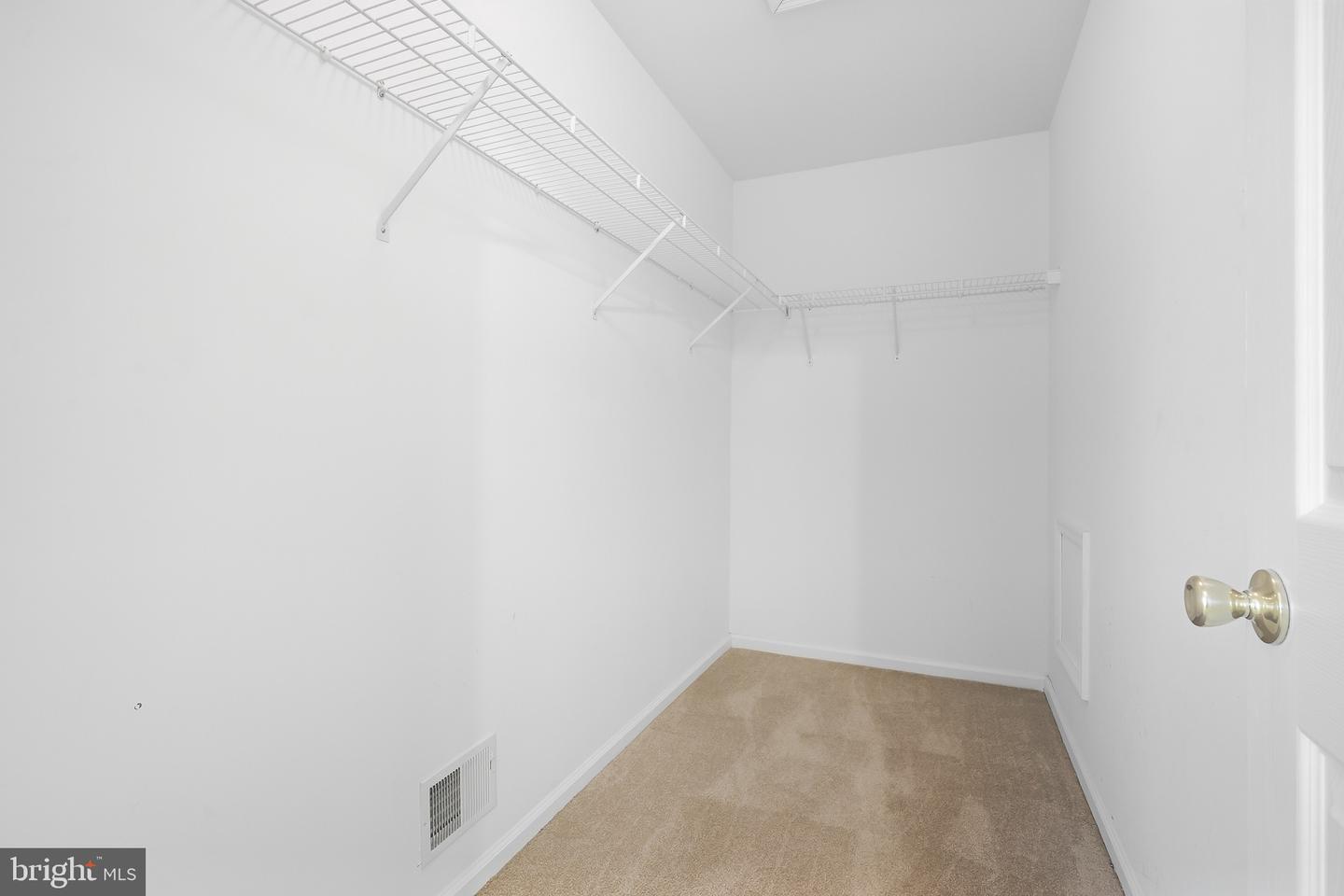 54 Maureen Way Property Photo 18