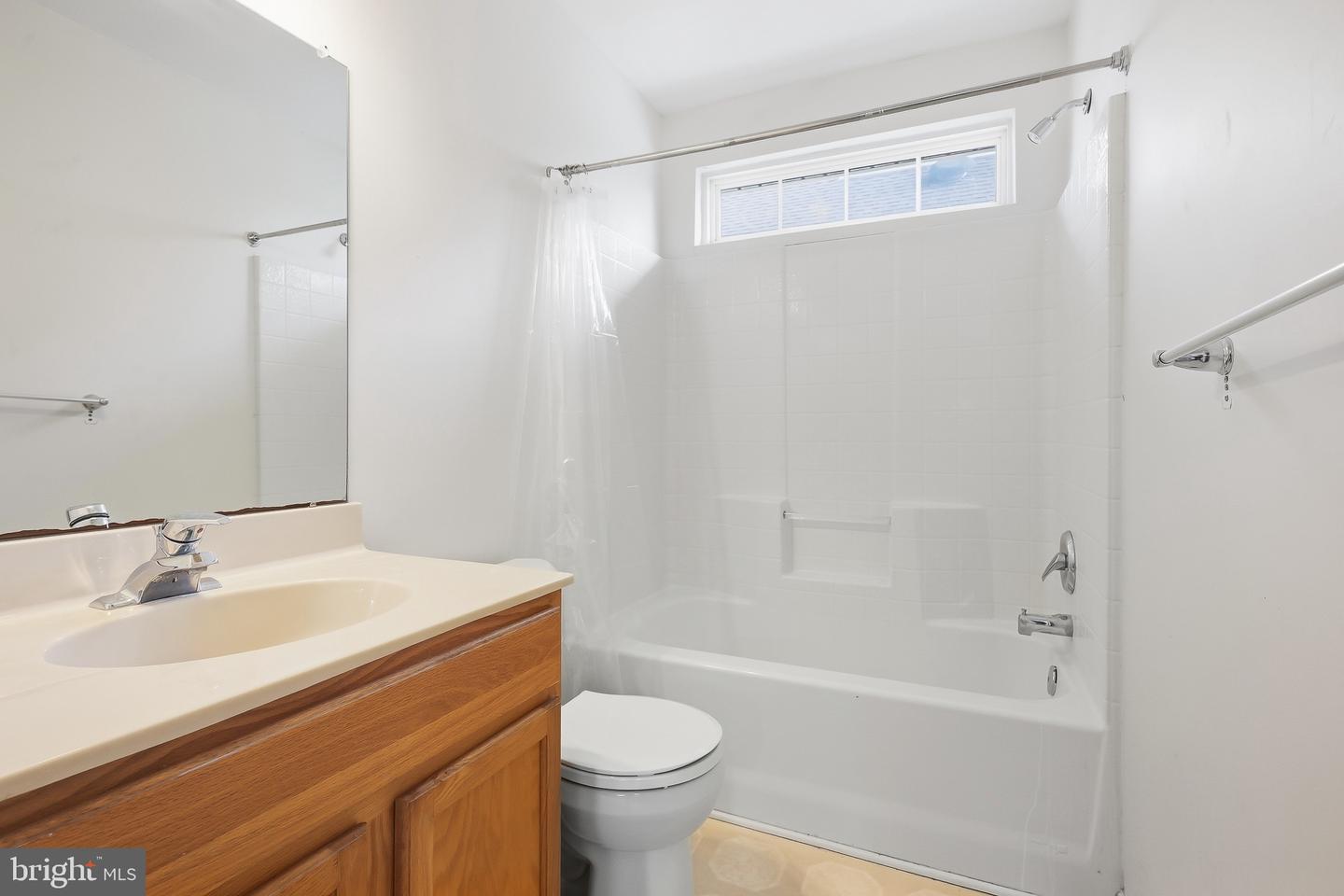 54 Maureen Way Property Photo 19