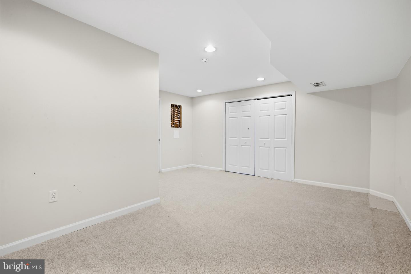 54 Maureen Way Property Photo 26