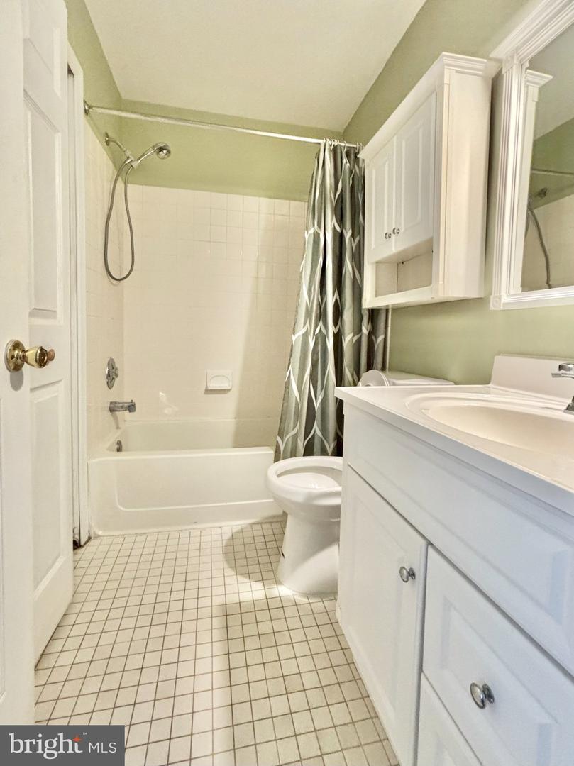 3121 Charing Xing #41 Property Photo 13