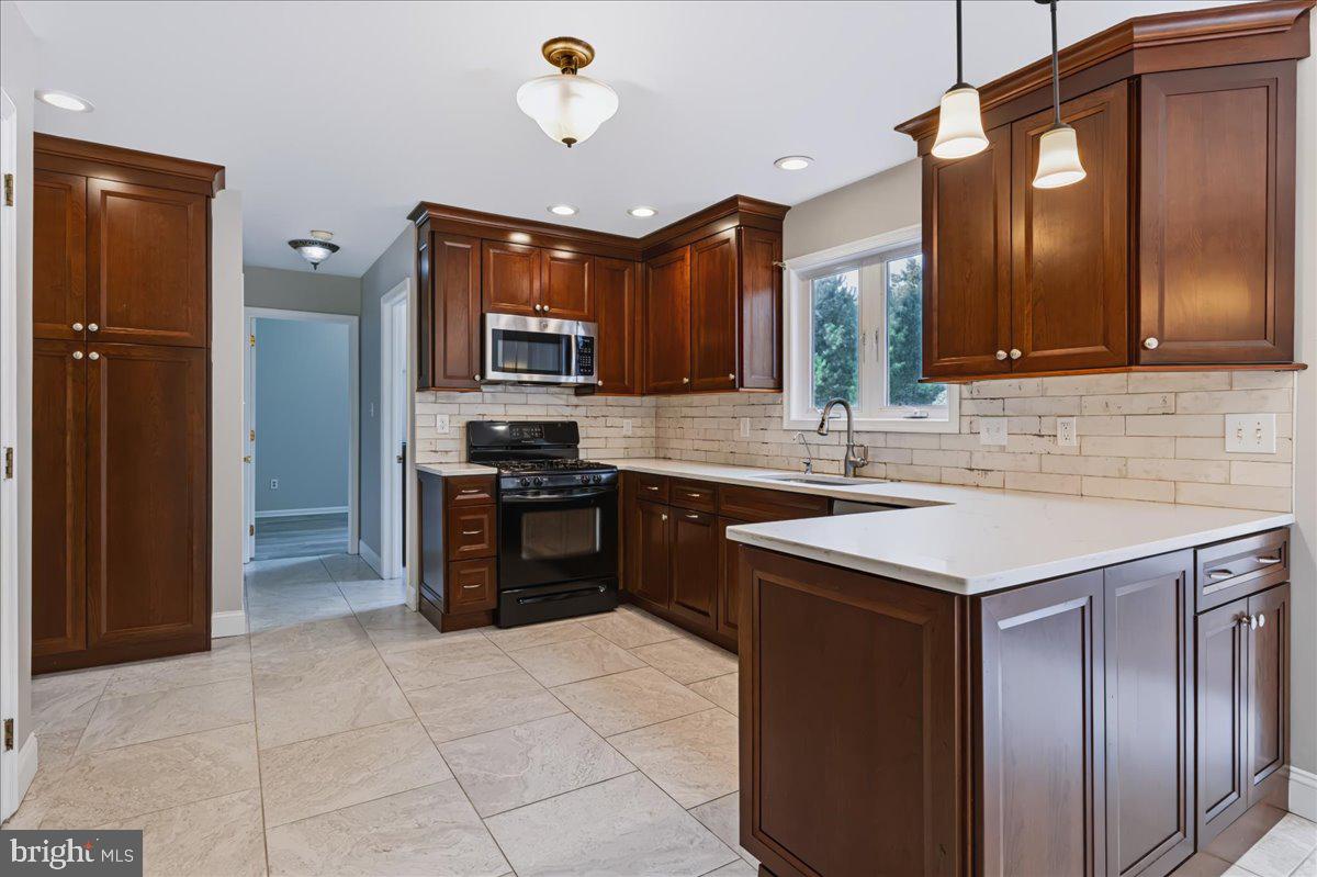 405 Wilson Ct Property Photo 8