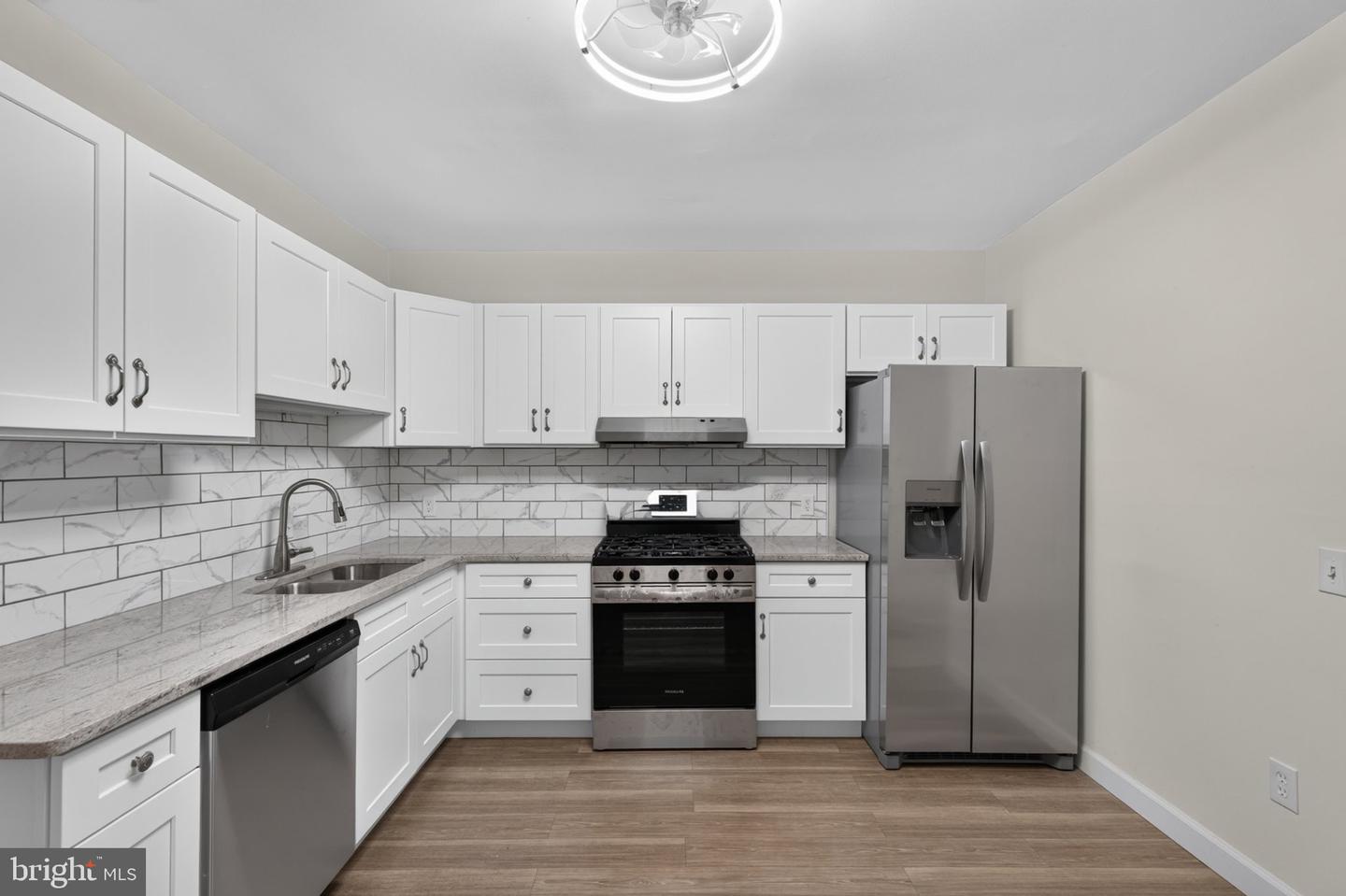 730 Clark St # Property Photo 10
