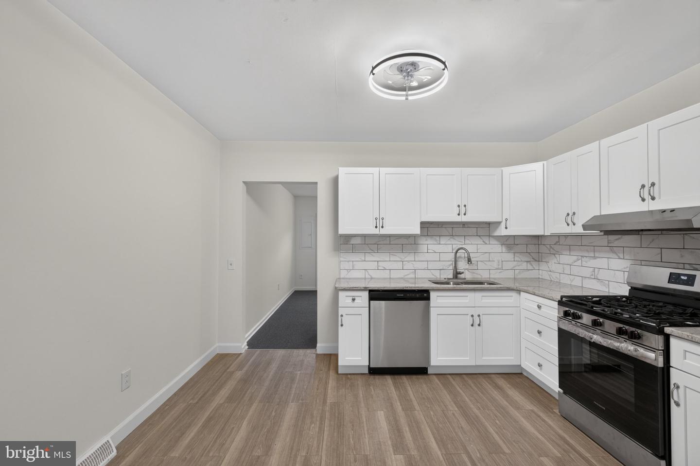 730 Clark St # Property Photo 11