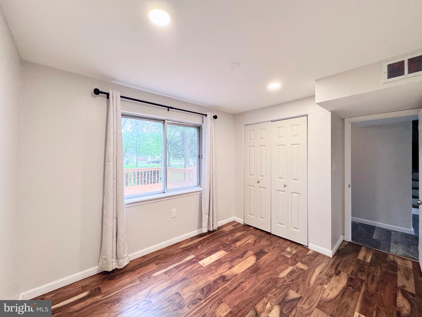820 Leeds Ln Property Photo 17