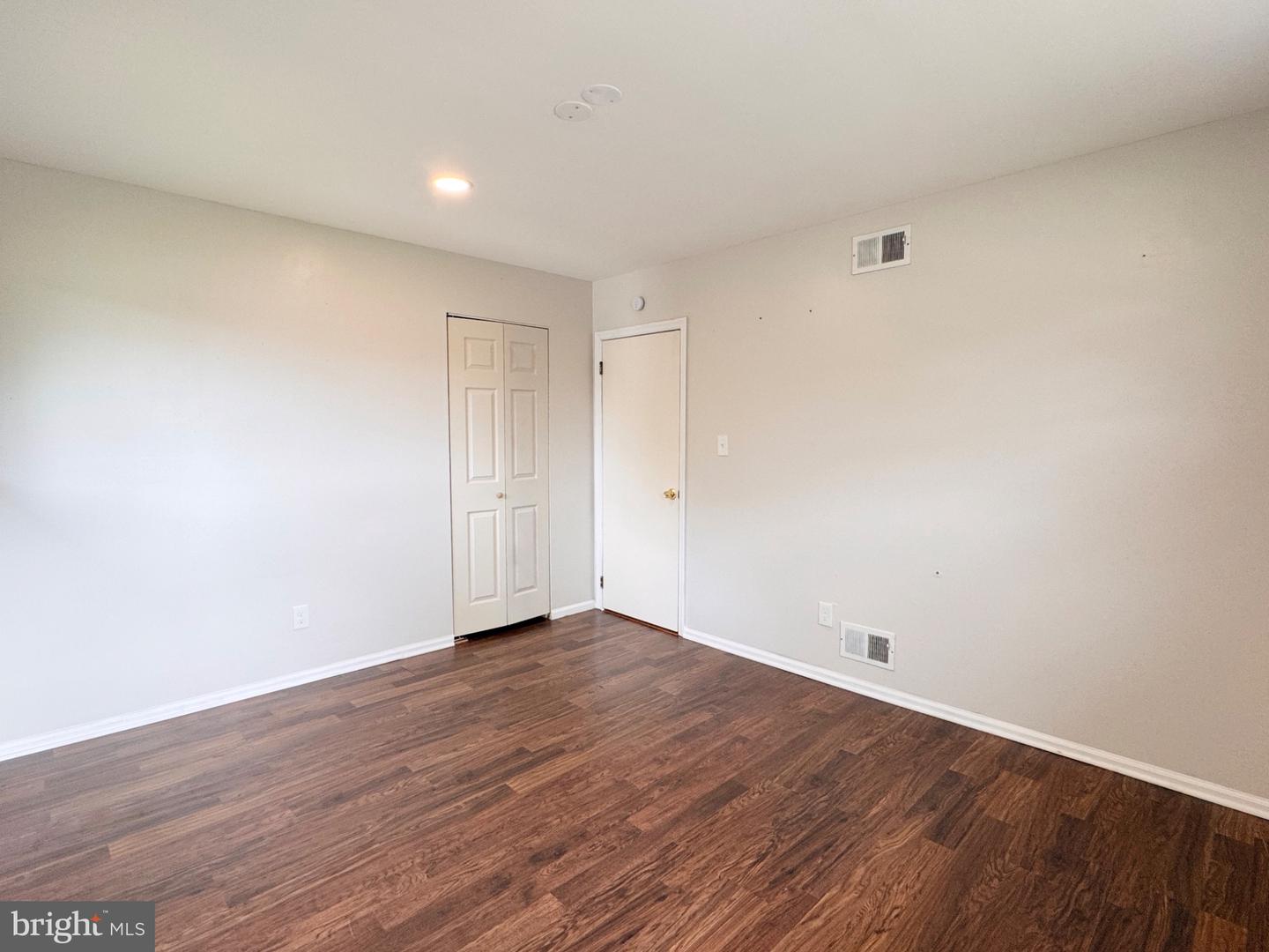 820 Leeds Ln Property Photo 39
