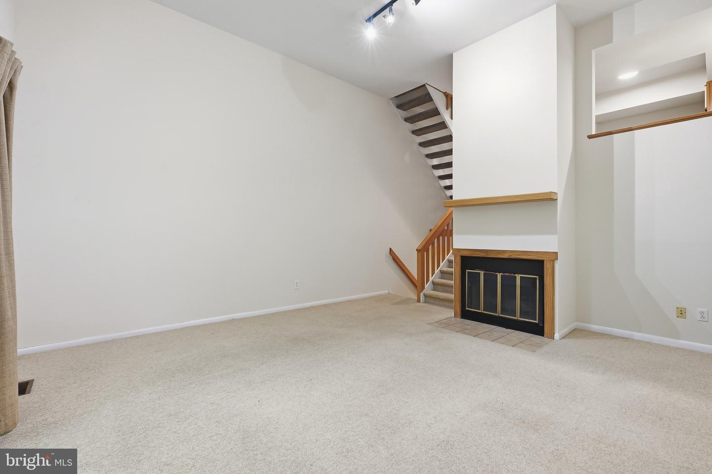 3219 Champions Dr Property Photo 8