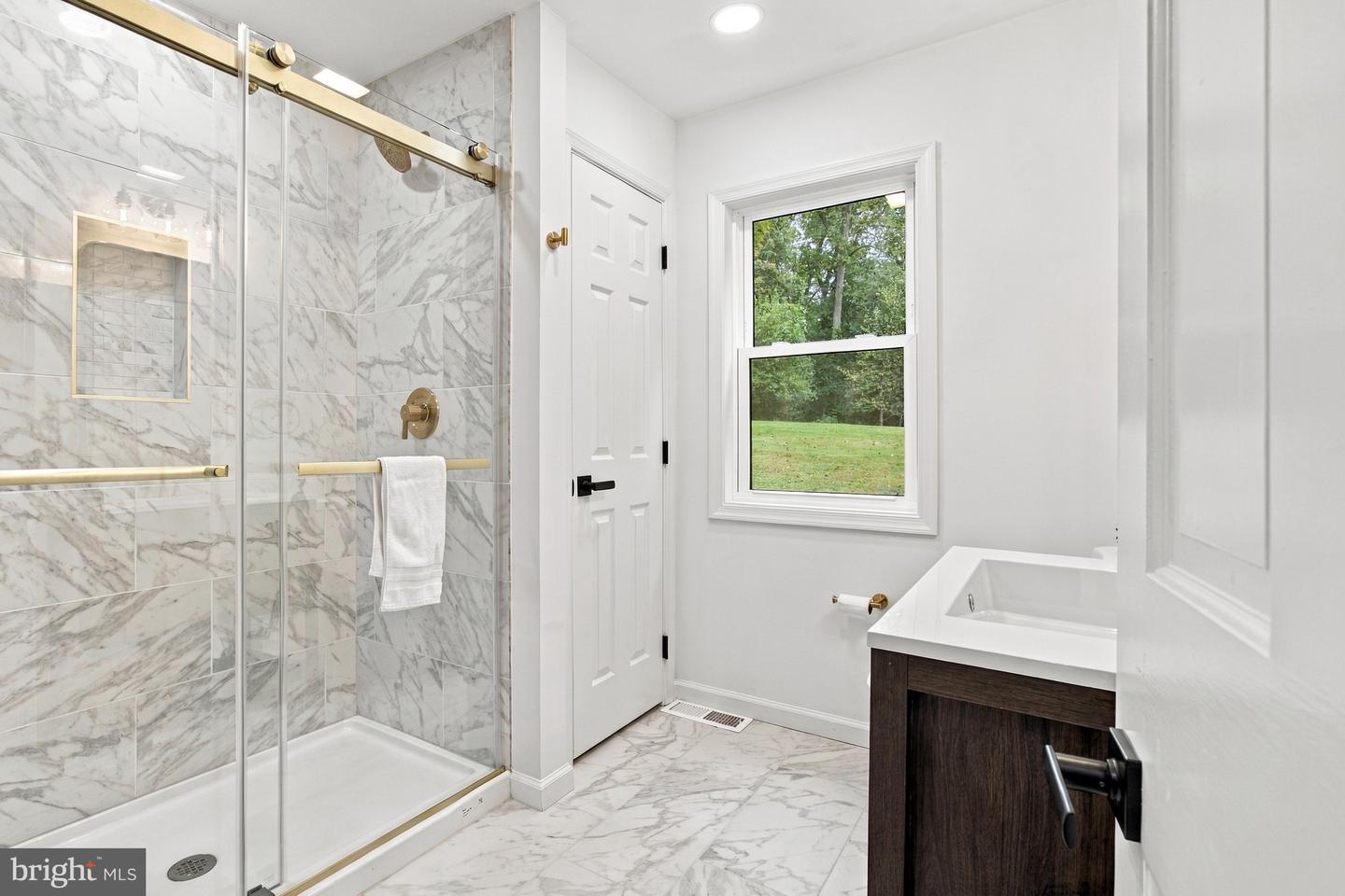 3810 Valley Brook Dr Property Photo 25