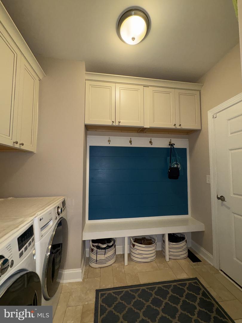 672 Spring Hollow Dr Property Photo 14
