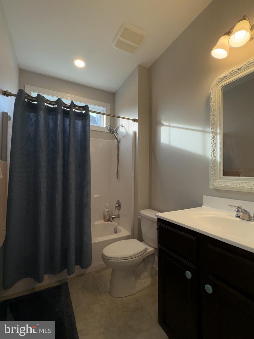 672 Spring Hollow Dr Property Photo 37