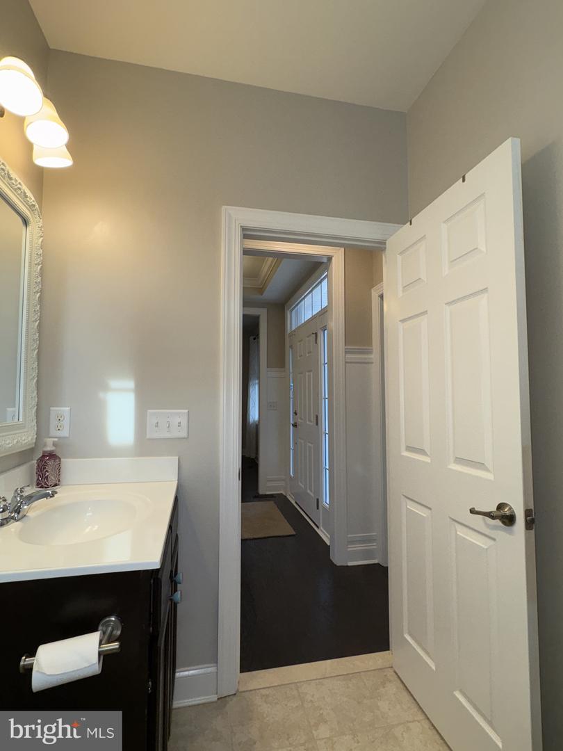 672 Spring Hollow Dr Property Photo 38