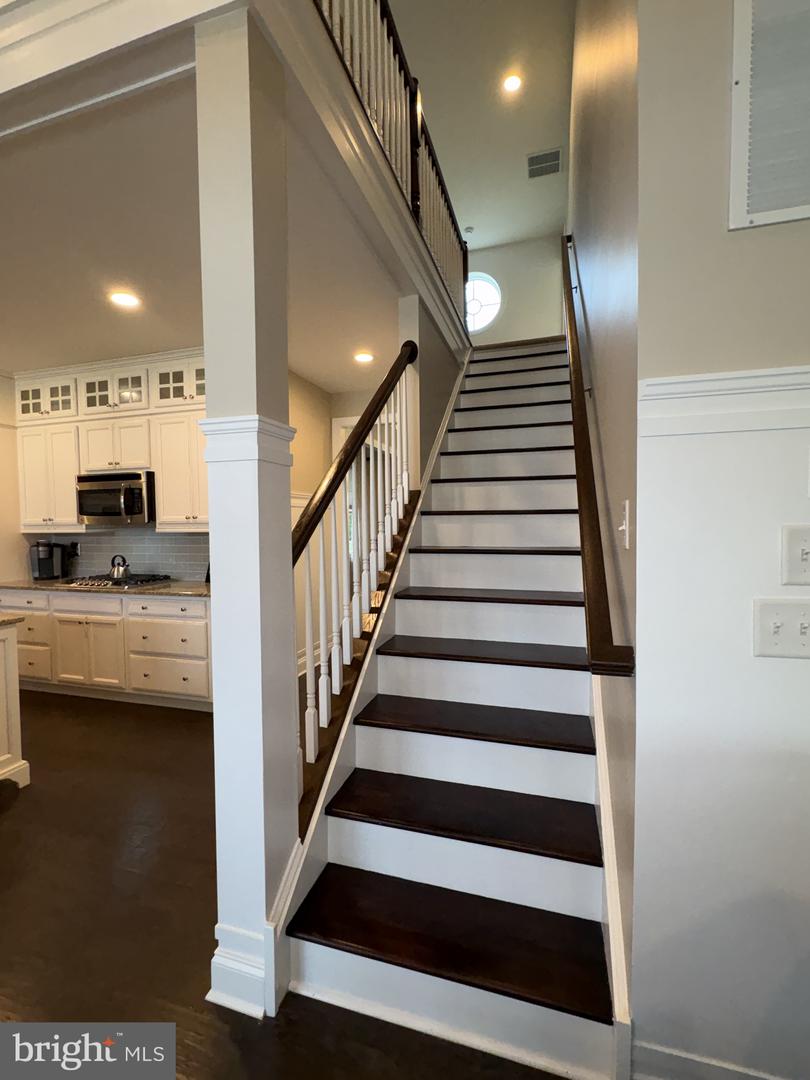 672 Spring Hollow Dr Property Photo 41