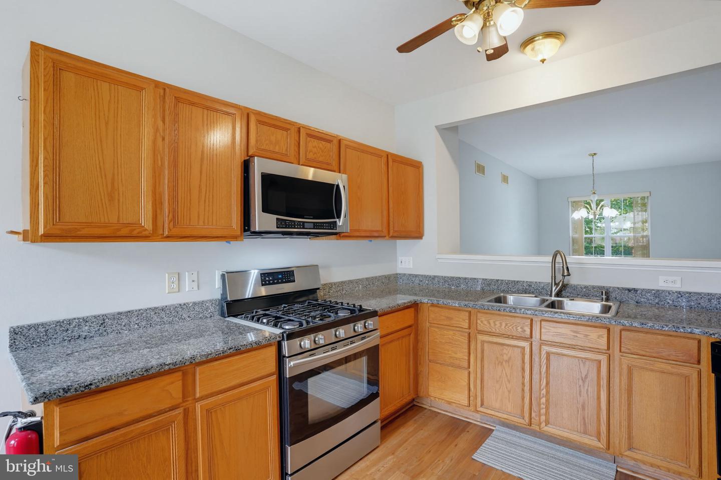 12 Redden Ct Property Photo 6