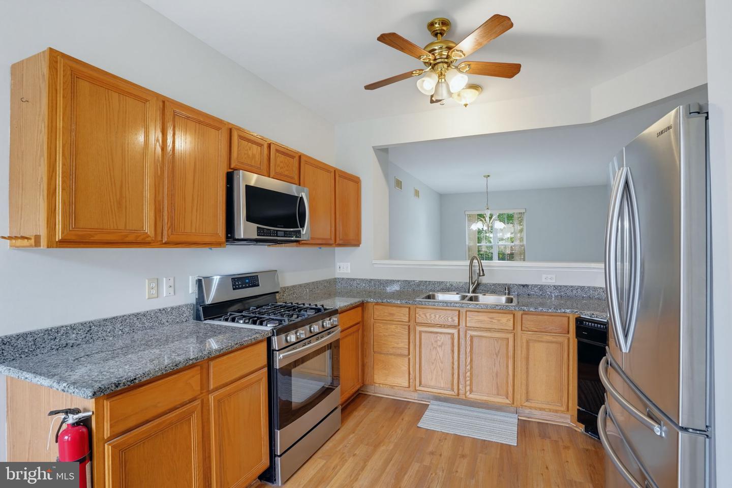 12 Redden Ct Property Photo 7