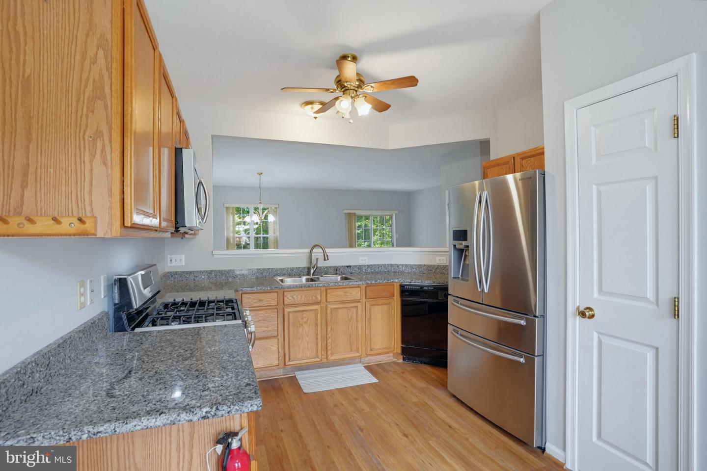 12 Redden Ct Property Photo 8