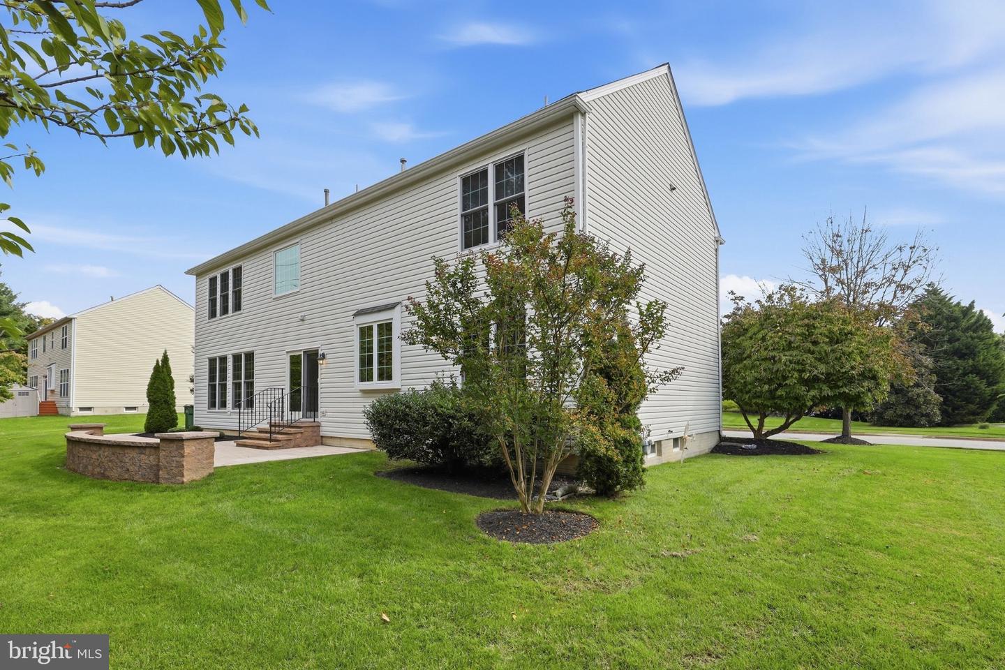 702 Willington Square Way Property Photo 11