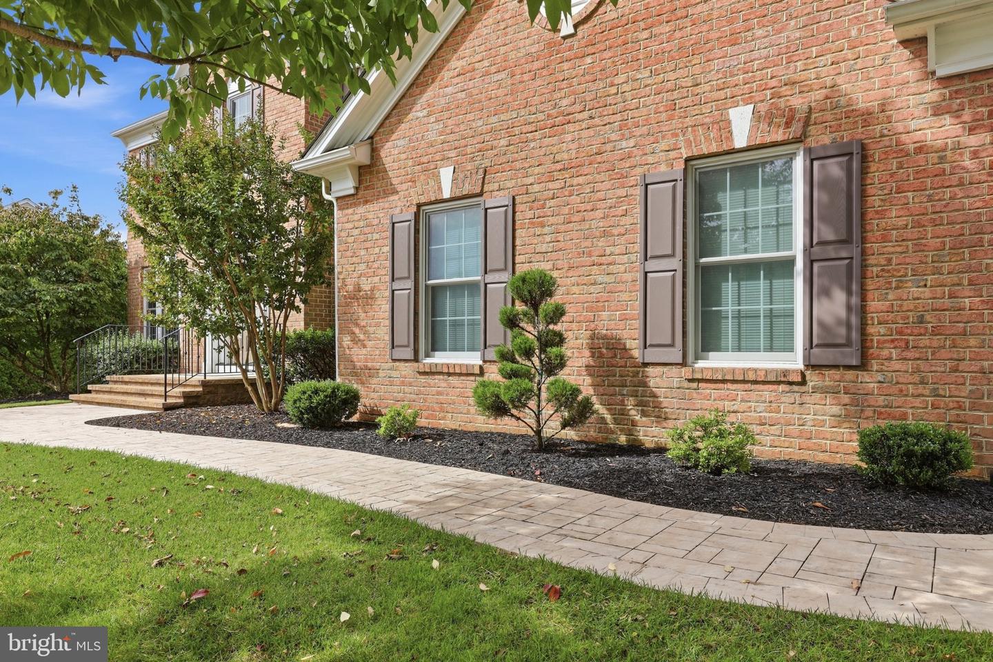 702 Willington Square Way Property Photo 16