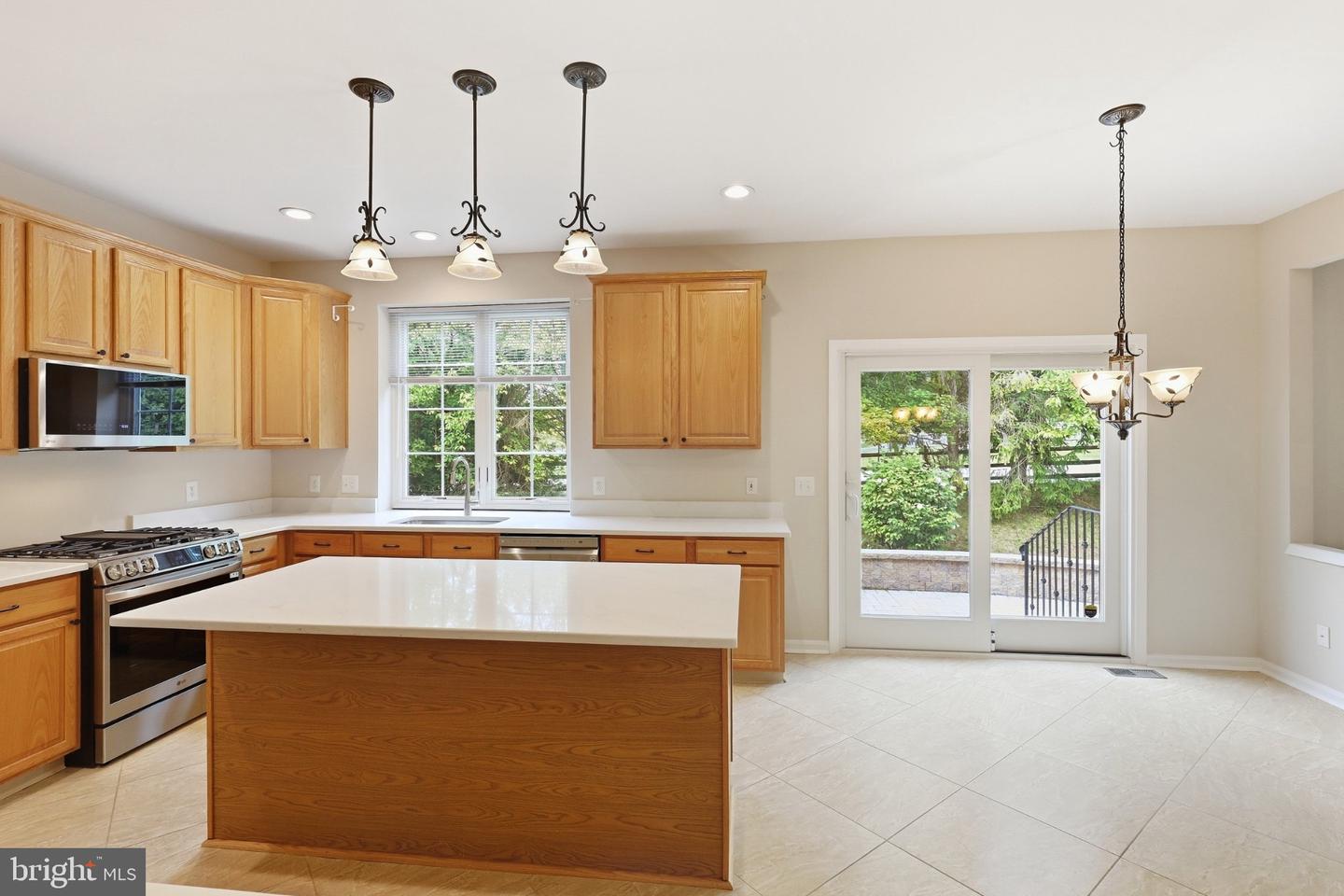 702 Willington Square Way Property Photo 34