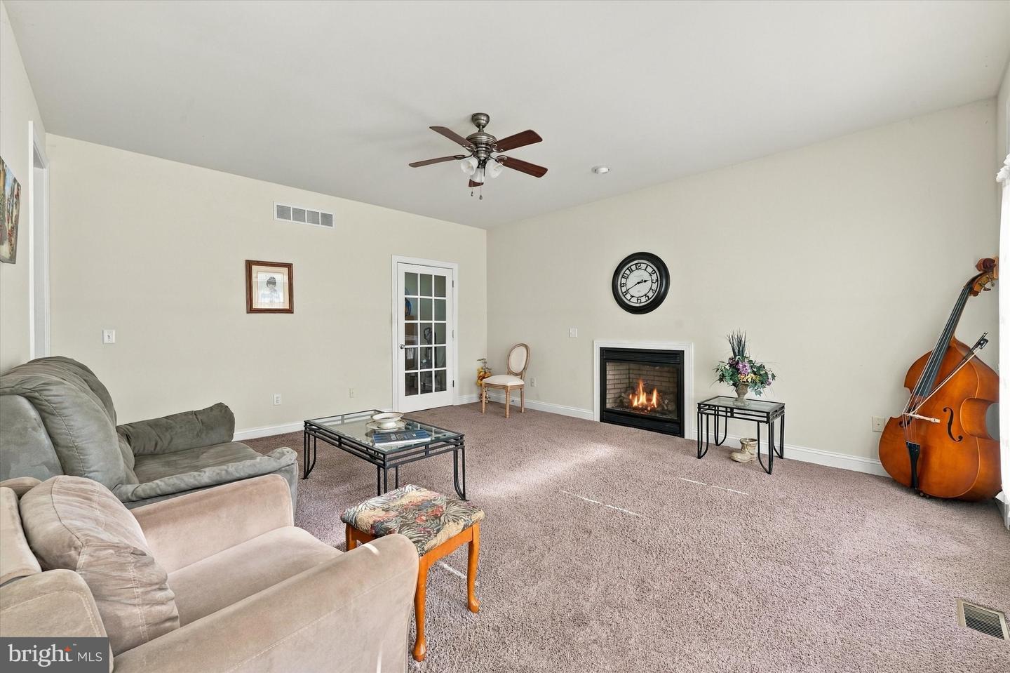 4601 Dupont Pkwy Property Photo 18