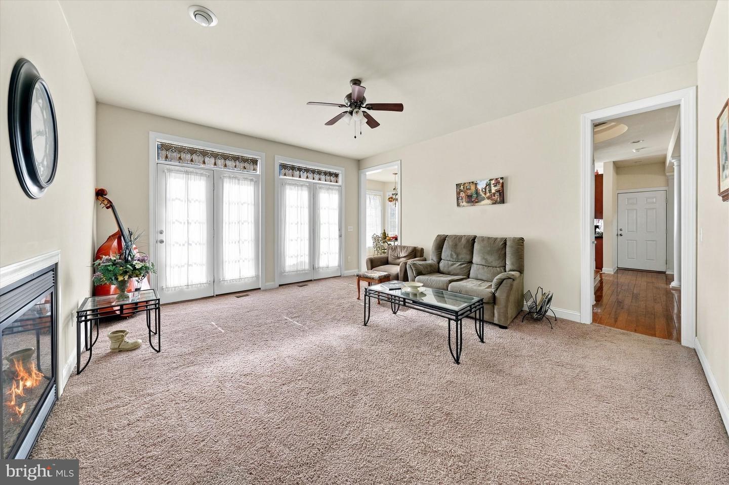 4601 Dupont Pkwy Property Photo 20