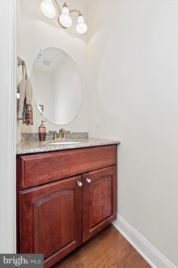 4601 Dupont Pkwy Property Photo 40