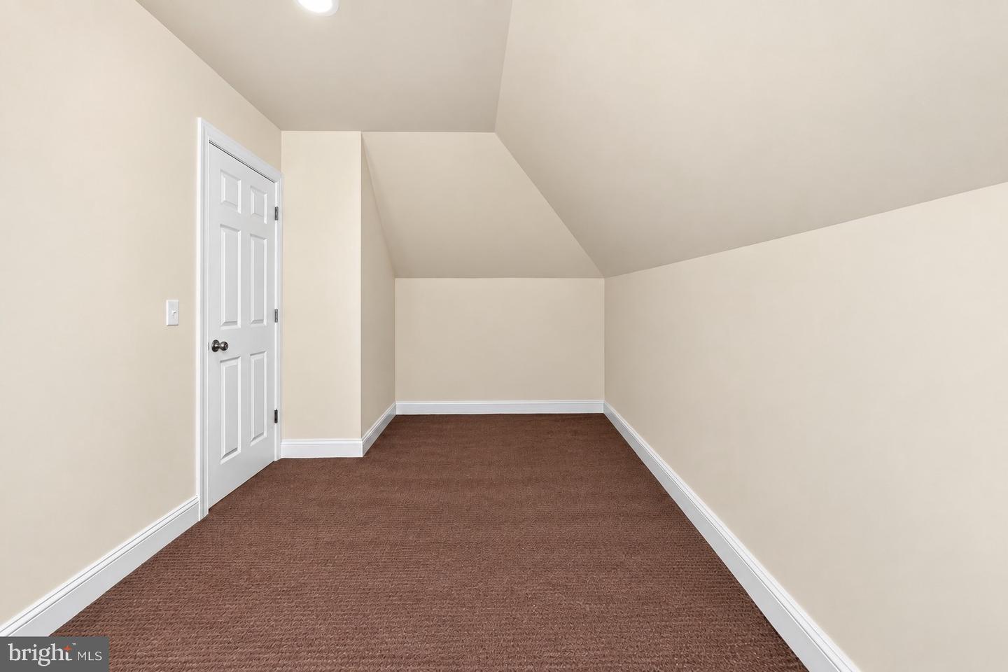 4601 Dupont Pkwy Property Photo 63