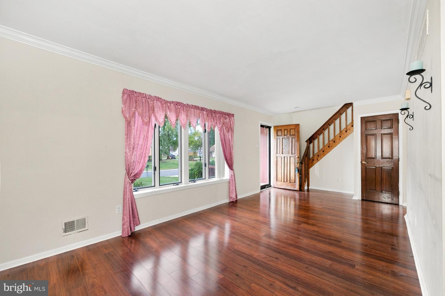 5 Ross Ct Property Photo 6