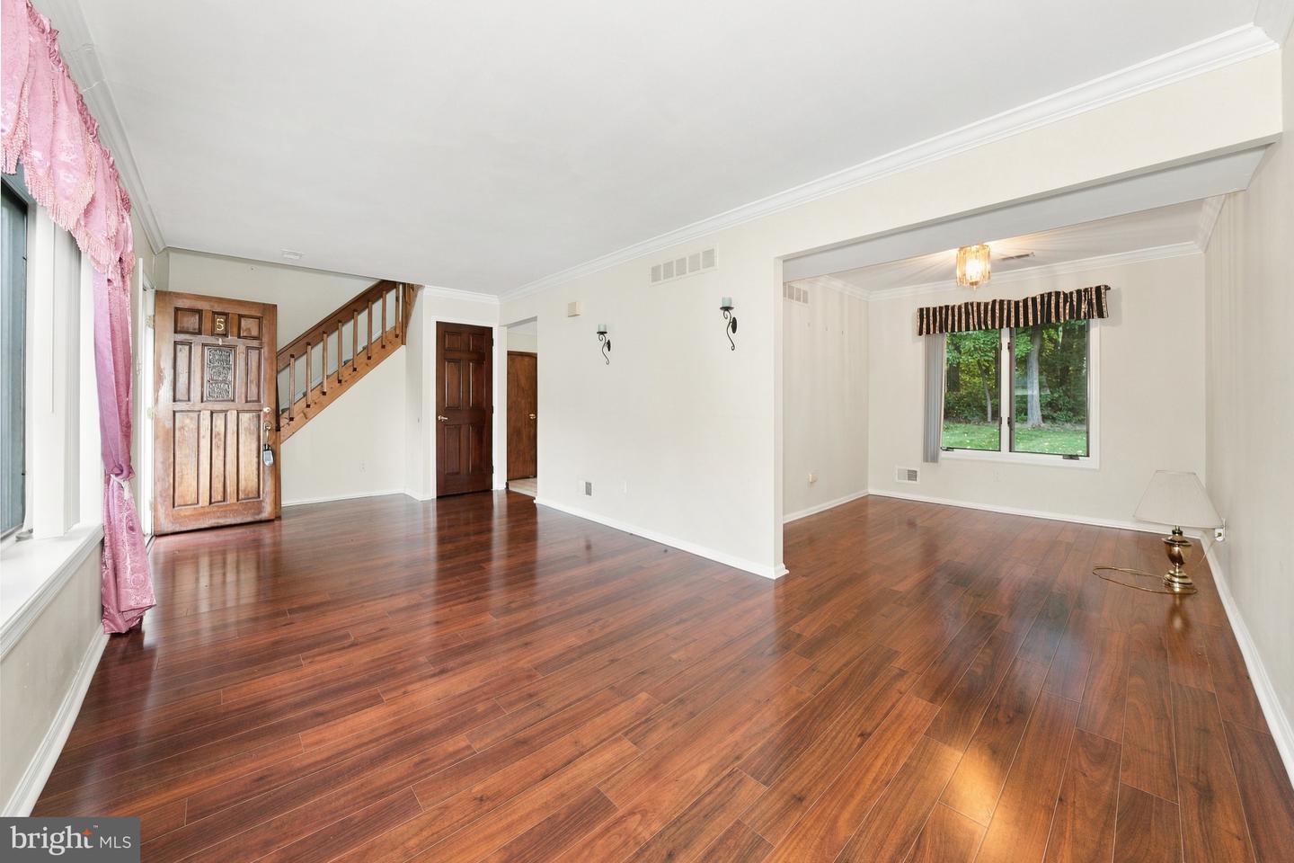 5 Ross Ct Property Photo 7