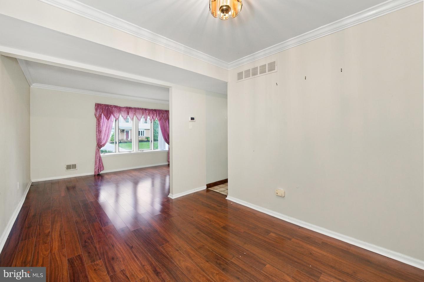 5 Ross Ct Property Photo 8