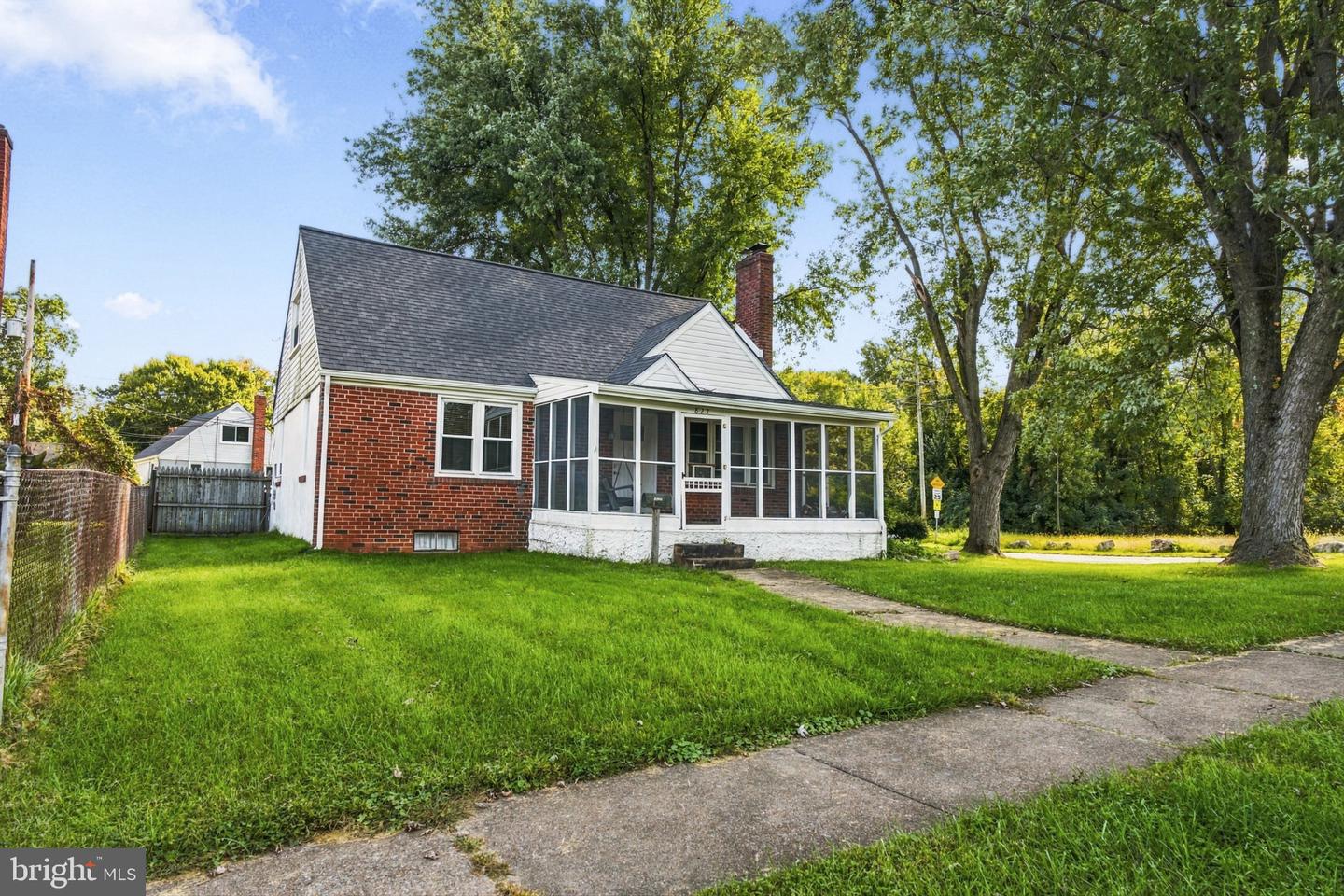 827 Elkton Rd Property Photo 4