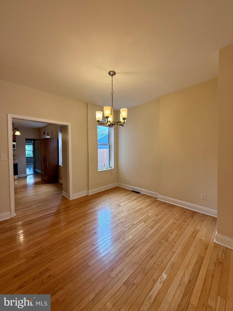 1906 N Scott St Property Photo 6