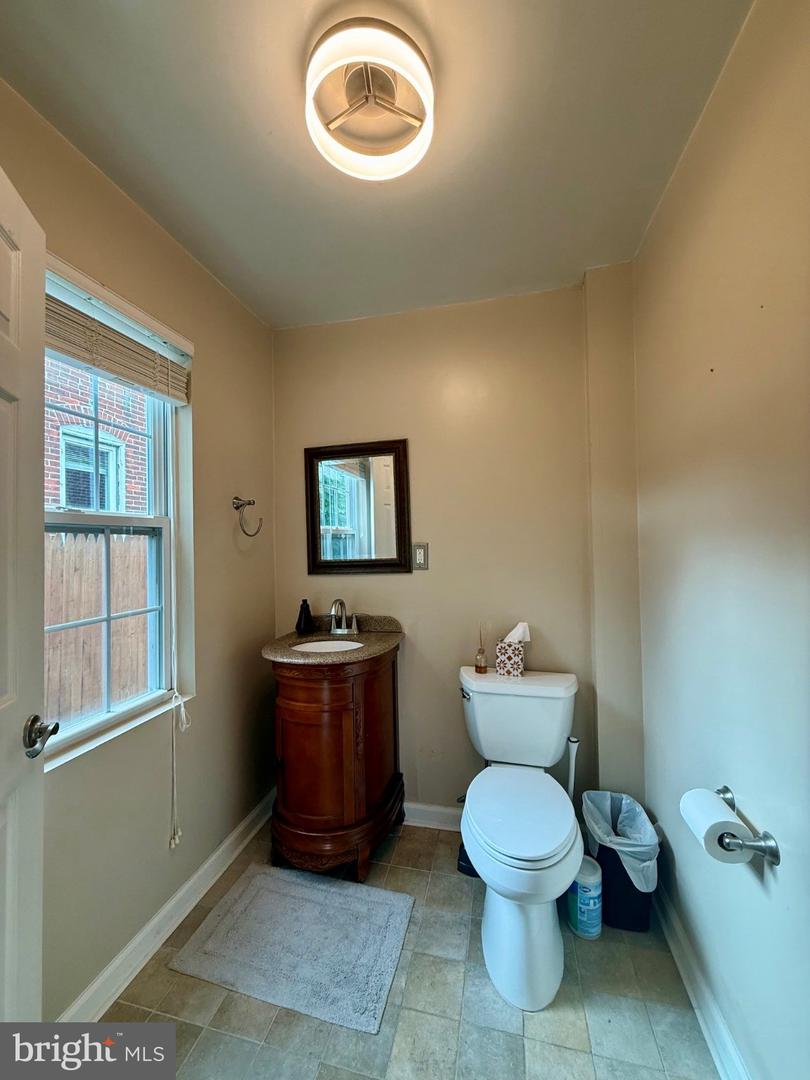 1906 N Scott St Property Photo 15