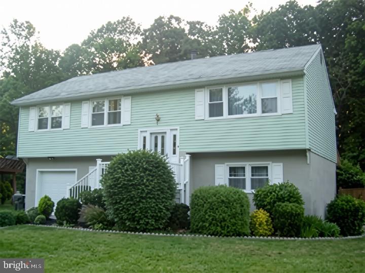 125 N HUNTER FORGE RD N Property Photo 1