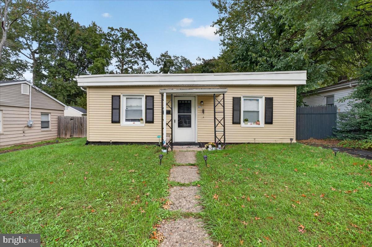 427 CARVER DR Property Photo 1