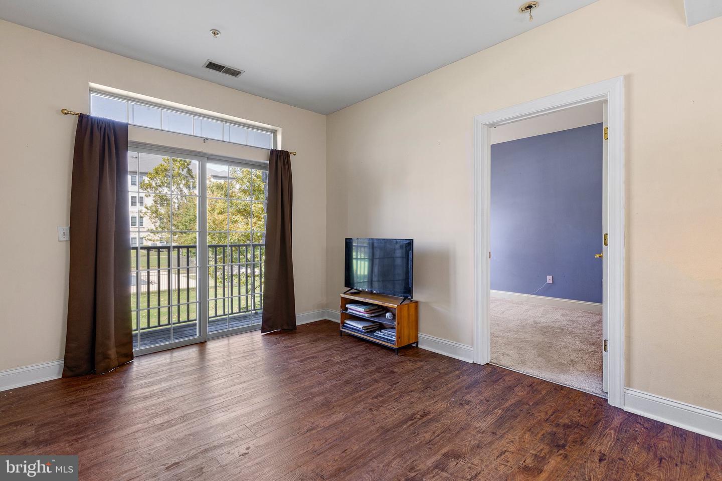 1000 Fountainview Cir #1206 Property Photo 3