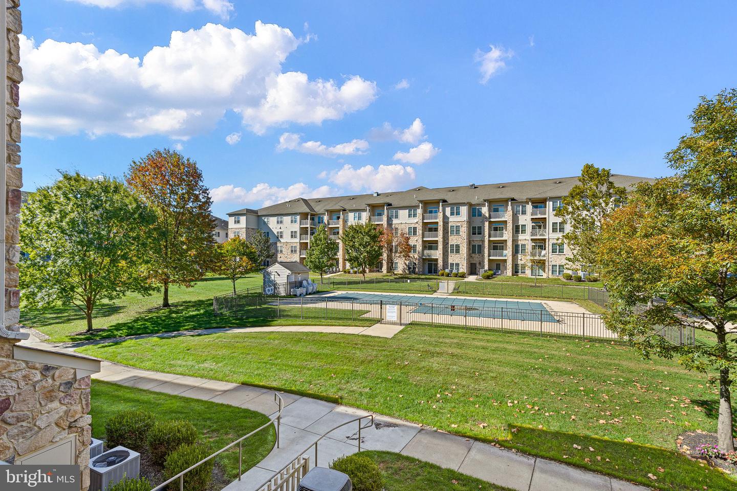 1000 Fountainview Cir #1206 Property Photo 15