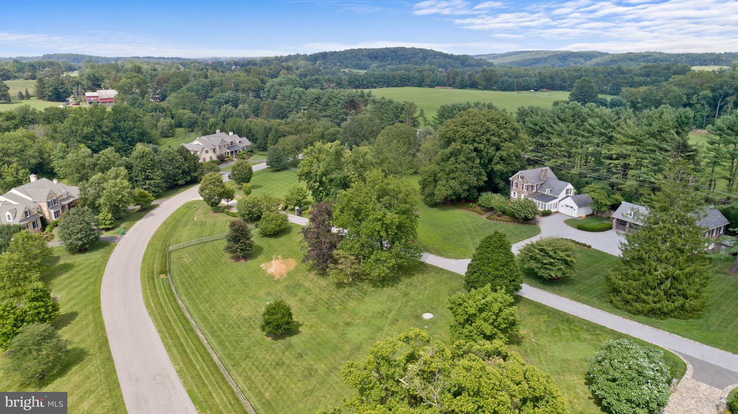1 Great Barn Ln Property Photo